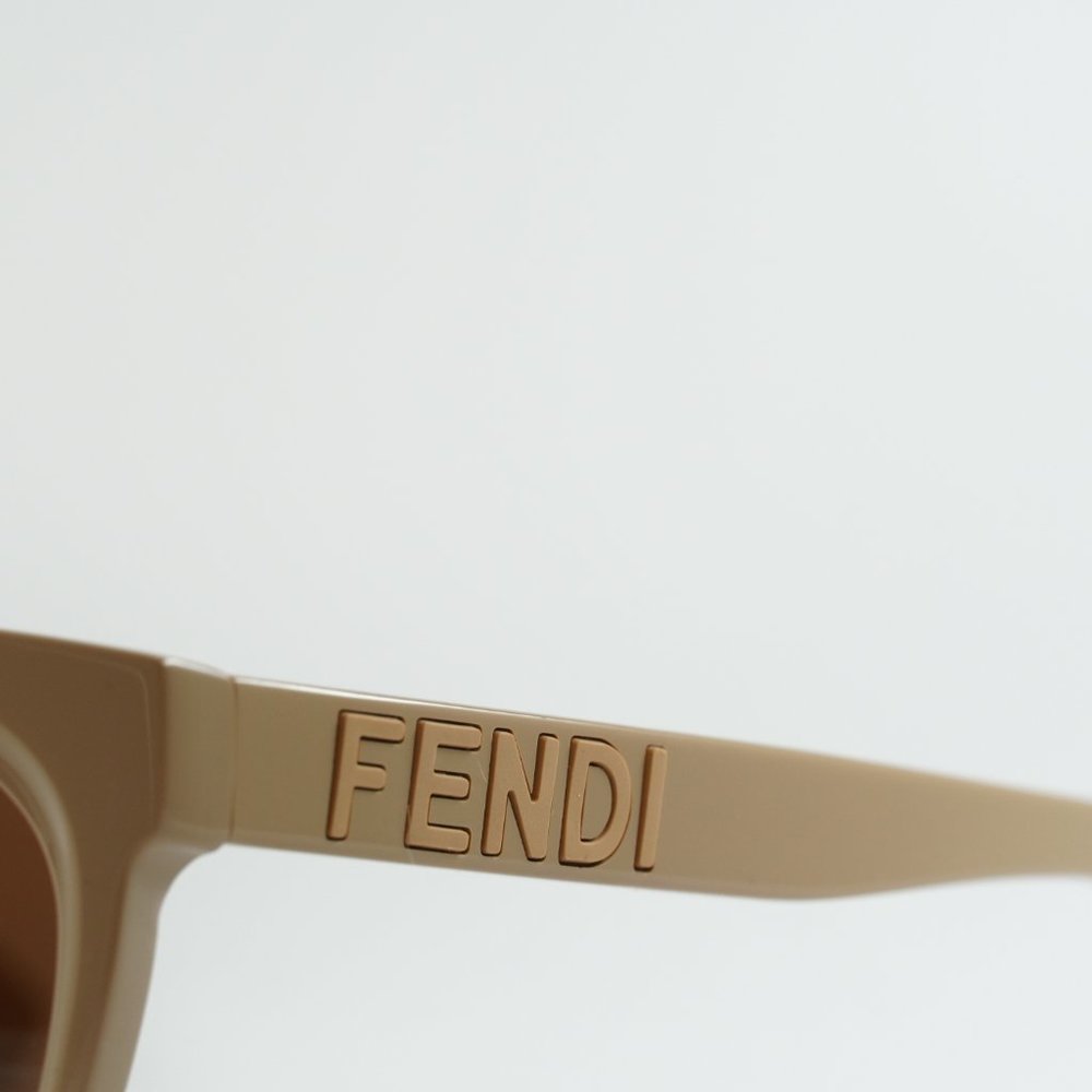 💯 FENDI FE40008U 57J BROWN BEIGE SUNGLASSES , worn ones , like new - Picture 5 of 14